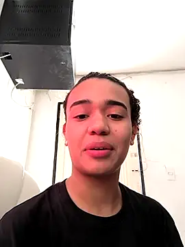 Snapshot of evafoxs chatting on 09/17/25, 01:13 evafoxs online show from 09/17/25, 01:13