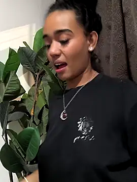 Snapshot of evafoxs chatting on 09/18/25, 01:18 evafoxs online show from 09/18/25, 01:18