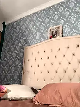 Snapshot of evafoxs chatting on 10/01/25, 05:19 evafoxs online show from 10/01/25, 05:19