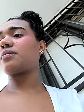 Snapshot of evafoxs chatting on 10/02/25, 09:44 evafoxs online show from 10/02/25, 09:44