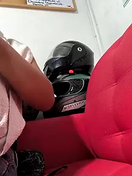 Snapshot of evafoxs chatting on 10/26/25, 12:38 evafoxs online show from 10/26/25, 12:38