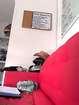 Snapshot of evafoxs chatting on 11/12/25, 05:35 evafoxs online show from 11/12/25, 05:35