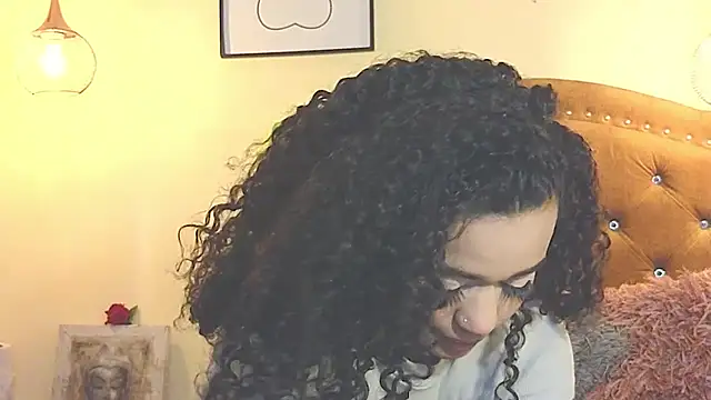 Snapshot of evafoxs chatting on 11/22/25, 11:04 evafoxs online show from 11/22/25, 11:04