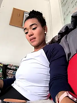 Snapshot of evafoxs chatting on 12/04/25, 06:16 evafoxs online show from 12/04/25, 06:16