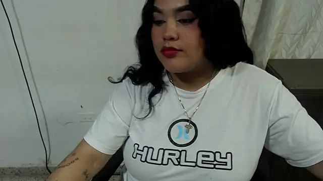 Snapshot of OdethJones chatting on 12/14/25, 12:05 OdethJones online show from 12/14/25, 12:05