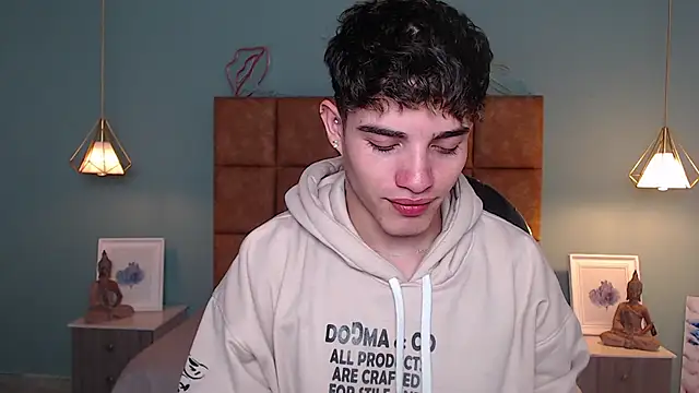 AlejooTwink online show from 12/28/24, 06:50