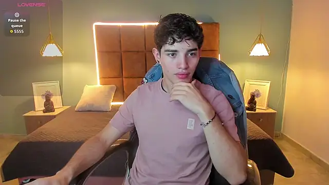 AlejooTwink online show from 11/05/25, 03:50