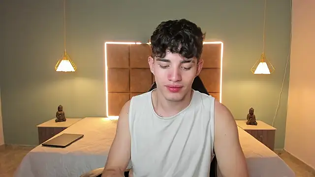 AlejooTwink online show from 06/08/26, 09:48