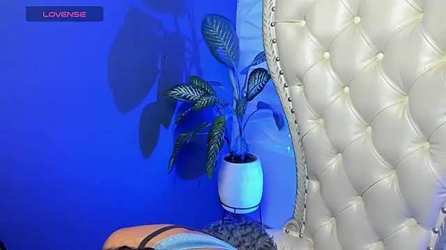 Snapshot of Layla_707 chatting on 10/31/25, 12:22 Layla 707 online show from 10/31/25, 12:22