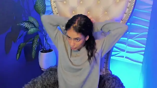 Snapshot of Layla_707 chatting on 11/04/25, 01:38 Layla 707 online show from 11/04/25, 01:38