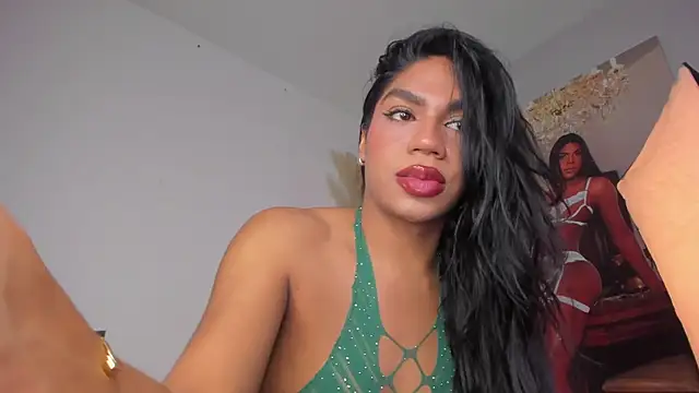 Snapshot of Sharicklovee chatting on 04/09/26, 01:05 Sharicklovee online show from 04/09/26, 01:05