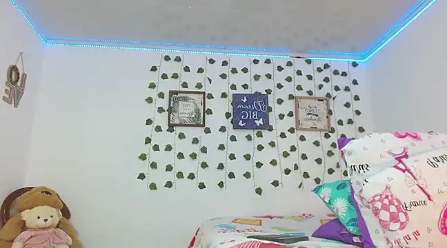 Noah tyler  online show from 01/11/25, 08:21