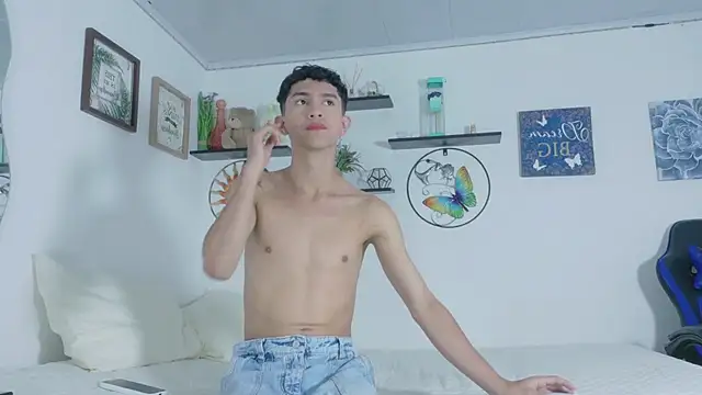 Noah tyler  online show from 07/09/26, 06:34