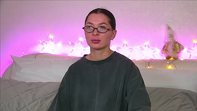 AlexandraBloom online show from 12/17/24, 06:42
