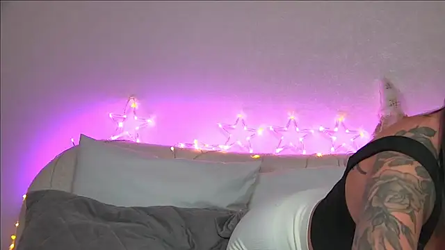 AlexandraBloom online show from 12/18/24, 06:25
