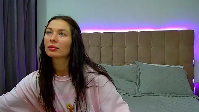 AlexandraBloom online show from 11/13/25, 06:18