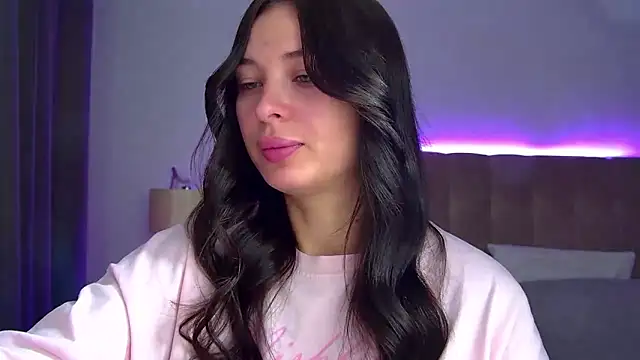 AlexandraBloom online show from 11/17/25, 06:24