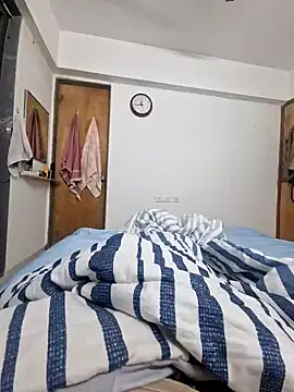 vivanpraj999 online show from 02/05/25, 05:53