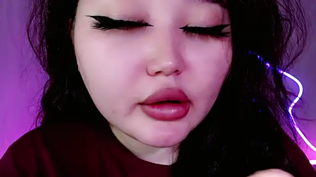Snapshot of amina_moonlightt chatting on 05/22/26, 04:45 amina moonlightt online show from 05/22/26, 04:45
