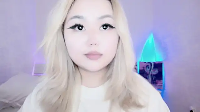 Snapshot of amelia_sunlight chatting on 12/13/24, 03:27 amelia sunlight online show from 12/13/24, 03:27