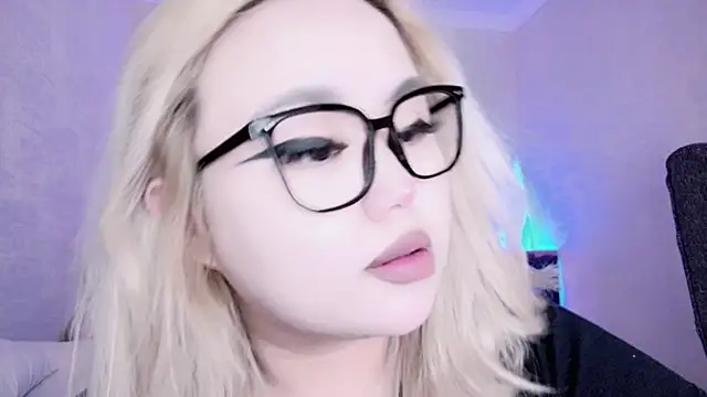 Snapshot of amelia_sunlight chatting on 12/16/24, 12:26 amelia sunlight online show from 12/16/24, 12:26