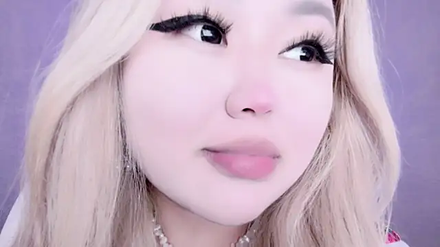 Snapshot of amelia_sunlight chatting on 12/17/24, 03:39 amelia sunlight online show from 12/17/24, 03:39