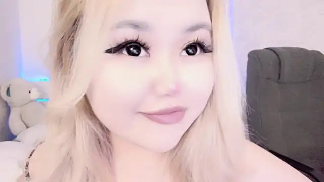 Snapshot of amelia_sunlight chatting on 12/22/24, 11:09 amelia sunlight online show from 12/22/24, 11:09