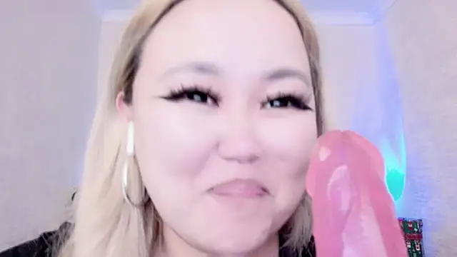 Snapshot of amelia_sunlight chatting on 12/24/24, 02:43 amelia sunlight online show from 12/24/24, 02:43