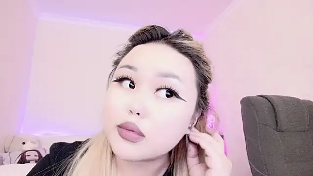 Snapshot of amelia_sunlight chatting on 02/11/25, 12:38 amelia sunlight online show from 02/11/25, 12:38