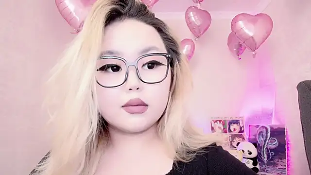 Snapshot of amelia_sunlight chatting on 02/15/25, 12:15 amelia sunlight online show from 02/15/25, 12:15