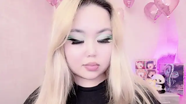 Snapshot of amelia_sunlight chatting on 02/17/25, 06:42 amelia sunlight online show from 02/17/25, 06:42