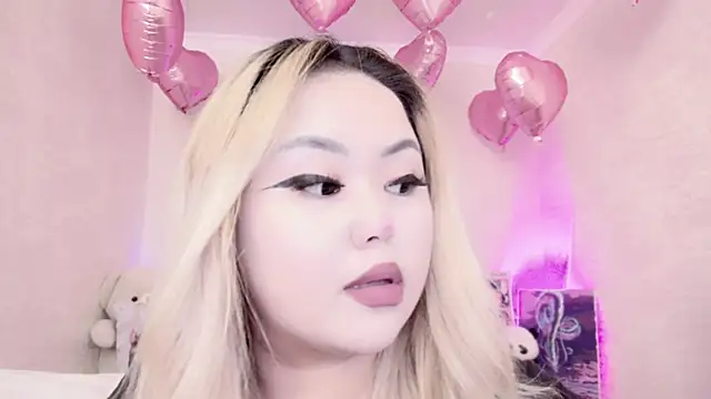 Snapshot of amelia_sunlight chatting on 02/18/25, 12:26 amelia sunlight online show from 02/18/25, 12:26