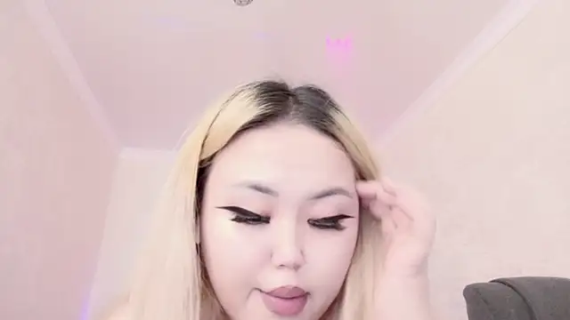 Snapshot of amelia_sunlight chatting on 02/20/25, 03:34 amelia sunlight online show from 02/20/25, 03:34