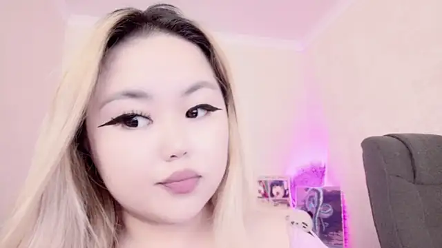 Snapshot of amelia_sunlight chatting on 02/25/25, 12:36 amelia sunlight online show from 02/25/25, 12:36