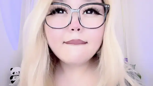 Snapshot of amelia_sunlight chatting on 03/08/25, 01:39 amelia sunlight online show from 03/08/25, 01:39