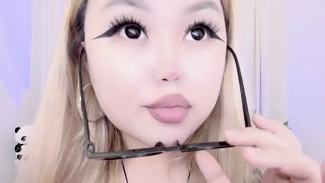 Snapshot of amelia_sunlight chatting on 03/13/25, 02:27 amelia sunlight online show from 03/13/25, 02:27