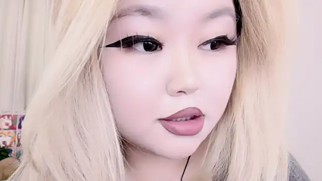 Snapshot of amelia_sunlight chatting on 03/14/25, 01:27 amelia sunlight online show from 03/14/25, 01:27