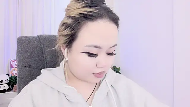 Snapshot of amelia_sunlight chatting on 03/19/25, 02:37 amelia sunlight online show from 03/19/25, 02:37