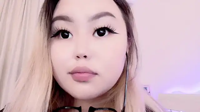 Snapshot of amelia_sunlight chatting on 09/10/25, 04:51 amelia sunlight online show from 09/10/25, 04:51