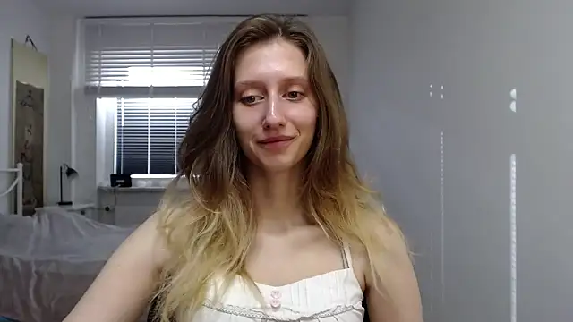 LUNA delight online show from 09/19/25, 05:42