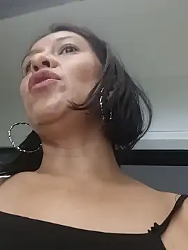 Snapshot of Slut_Milf_ chatting on 01/16/25, 07:31 Slut Milf online show from 01/16/25, 07:31