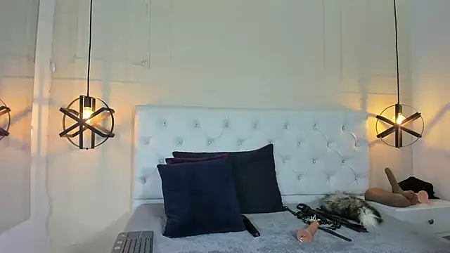 Snapshot of Slut_Milf_ chatting on 02/08/25, 10:19 Slut Milf online show from 02/08/25, 10:19