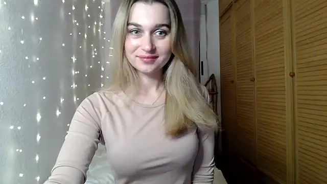 MilanaTaylor online show from 12/11/24, 12:02