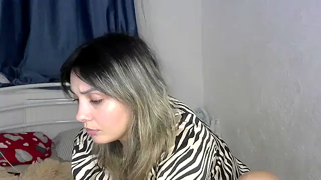 Snapshot of Iskor_ka chatting on 12/04/25, 08:39 Iskor ka online show from 12/04/25, 08:39