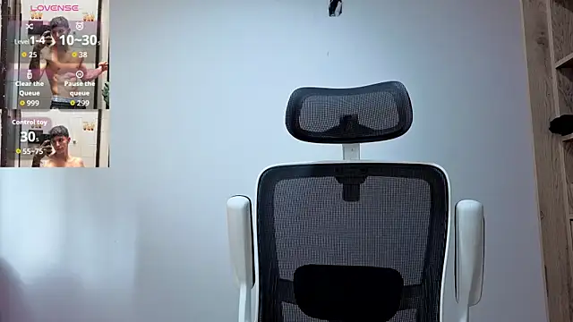 Snapshot of Cristopher23_ chatting on 11/19/25, 11:54 Cristopher23 online show from 11/19/25, 11:54