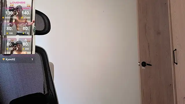 Snapshot of Cristopher23_ chatting on 11/28/25, 06:21 Cristopher23 online show from 11/28/25, 06:21