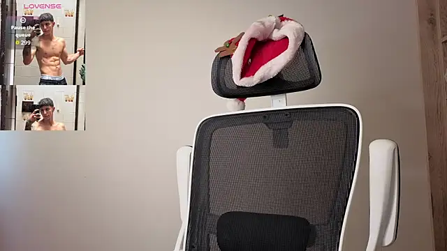 Snapshot of Cristopher23_ chatting on 12/02/25, 01:17 Cristopher23 online show from 12/02/25, 01:17