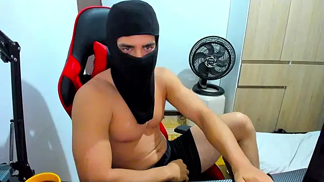 Calihotcaliente277 online show from 12/06/24, 02:17