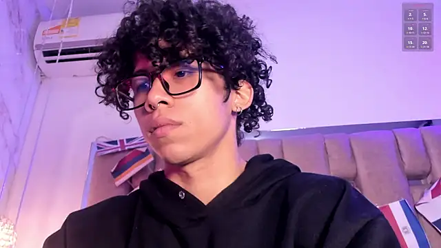 AkazaBoy  online show from 07/01/26, 08:52