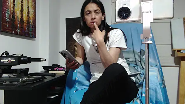 Snapshot of Afrodita_Arggeniss chatting on 12/11/24, 02:19 Afrodita Arggeniss online show from 12/11/24, 02:19